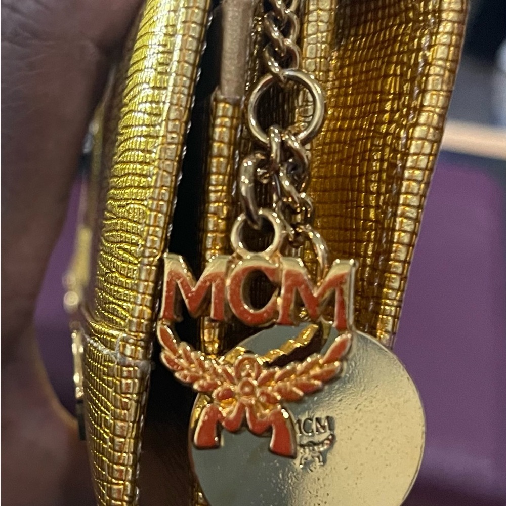 MCM Shimmering Gold Wallet - Picture 9 of 9